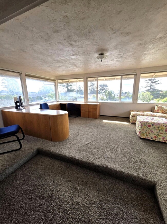 402 Nobel Dr in Santa Cruz, CA - Building Photo - Building Photo