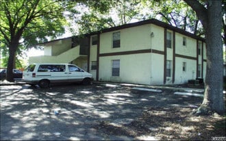 2963 S Fern Creek Ave in Orlando, FL - Building Photo