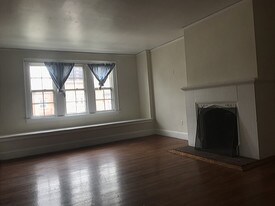 10 Livingston St Apartments
