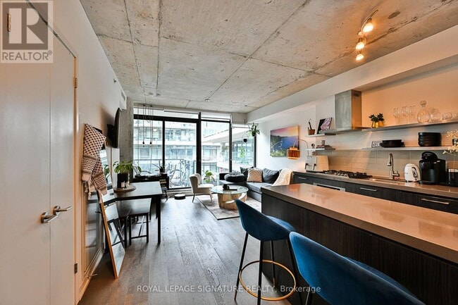 property at 560 King St W