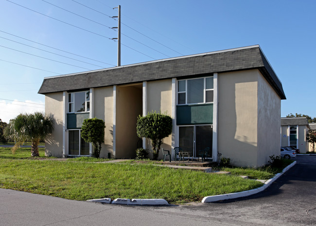 University Apartments in Orlando, FL - Foto de edificio - Building Photo