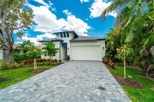 822 105th Ave N in Naples, FL - Building Photo