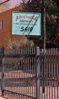 Aspen Springs Apartments in Albuquerque, NM - Foto de edificio - Building Photo