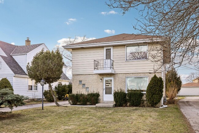 property at 3239 S 76th St