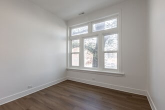 3211 W Le Moyne St, Unit CH2 in Chicago, IL - Building Photo - Building Photo