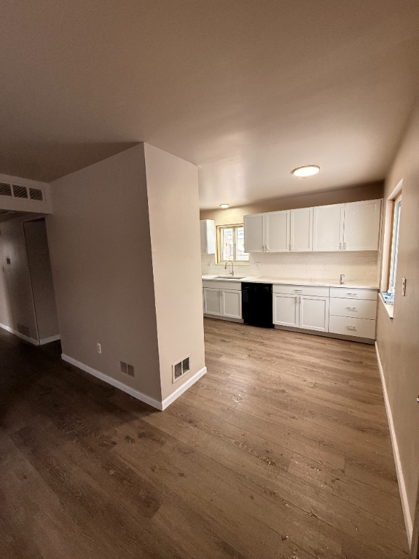 20795 Helle Ave in Warren, MI - Building Photo - Building Photo