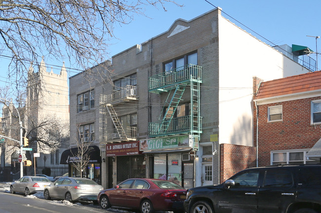 2501 Newton Ave in Astoria, NY - Foto de edificio - Building Photo