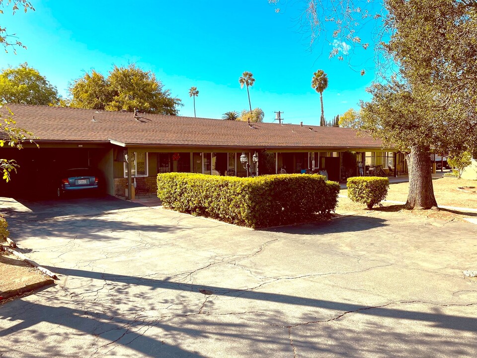 1101 Chestnut St in Escondido, CA - Building Photo