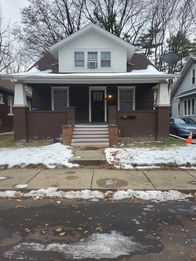 1012 W Armstrong Ave, Unit 1012-1