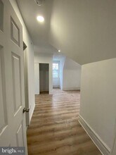 260 W Johnson St in Philadelphia, PA - Foto de edificio - Building Photo