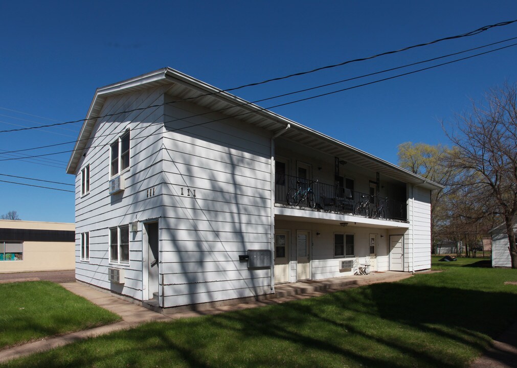 111 9th Ave in Eau Claire, WI - Building Photo