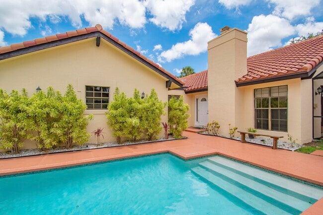 21662 San Simeon Cir in Boca Raton, FL - Building Photo - Building Photo