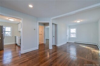 397 Queen St in Bridgeport, CT - Building Photo - Building Photo