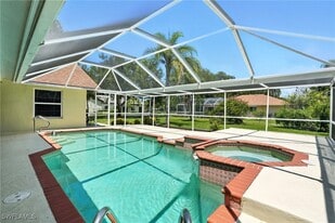 1301 Piper Blvd in Naples, FL - Building Photo