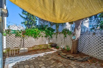 232 Pearsall Ave in Jersey City, NJ - Building Photo - Building Photo