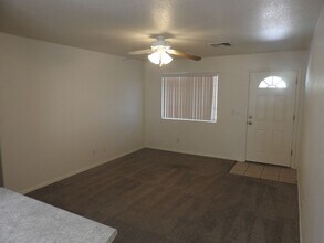 3342 Armour Ln in Kingman, AZ - Building Photo - Building Photo
