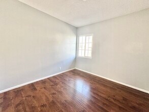 13714 S Inglewood Ave in Hawthorne, CA - Building Photo - Building Photo