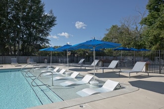 Enclave Apartments in Allendale, MI - Foto de edificio - Building Photo