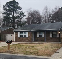 6133 Brookwood Dr in Suffolk, VA - Building Photo