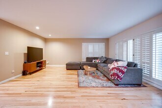 1255 SE Sunnymead Way in Pullman, WA - Building Photo - Building Photo