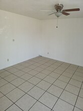 401-431 Birdwell St in Oakdale, CA - Building Photo - Building Photo