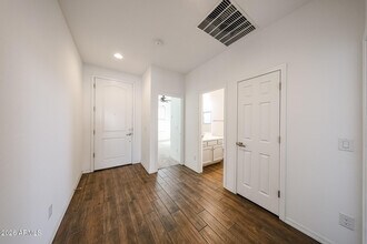 2306 E Branham Ln in Phoenix, AZ - Building Photo - Building Photo