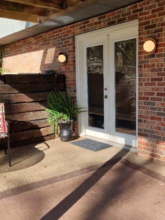 5204 Roman Dr in Louisville, KY - Building Photo