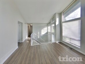 33641 26th Ct SW in Federal Way, WA - Foto de edificio - Building Photo