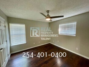 928 N 11th St in Waco, TX - Building Photo - Building Photo