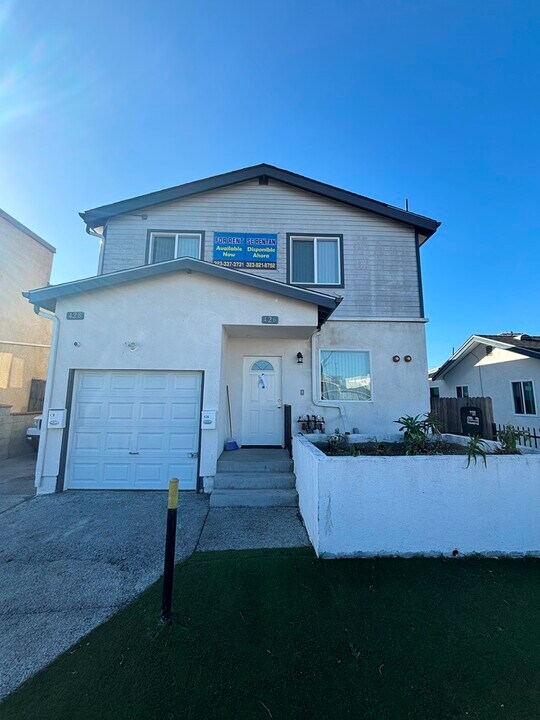 426 W 109th Pl in Los Angeles, CA - Building Photo