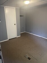 148 Merritt Dr in La Vergne, TN - Building Photo - Building Photo