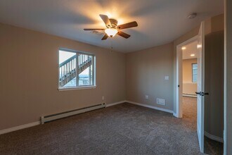 11357 Charles St in Longmont, CO - Foto de edificio - Building Photo