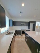 2889 E Escarpa Dr in Fresno, CA - Building Photo - Building Photo