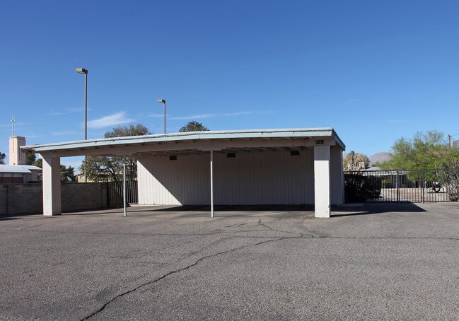 2541 E Silver St in Tucson, AZ - Foto de edificio - Building Photo