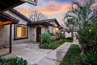 25642 Palma Alta Dr in Santa Clarita, CA - Building Photo - Building Photo