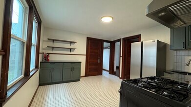 38 Hayden St, Unit 2 in Buffalo, NY - Building Photo - Building Photo