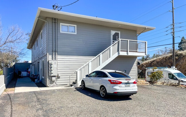 property at 701 Campbell St
