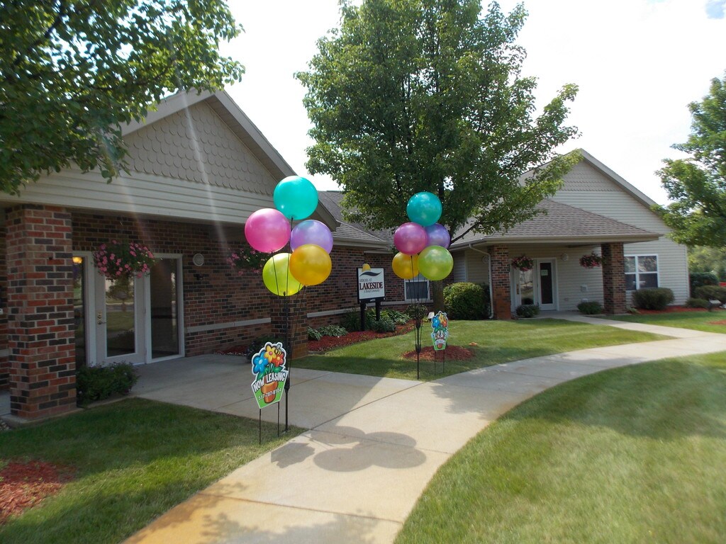 Arbors at Lakeside Jackson, MI Apartments