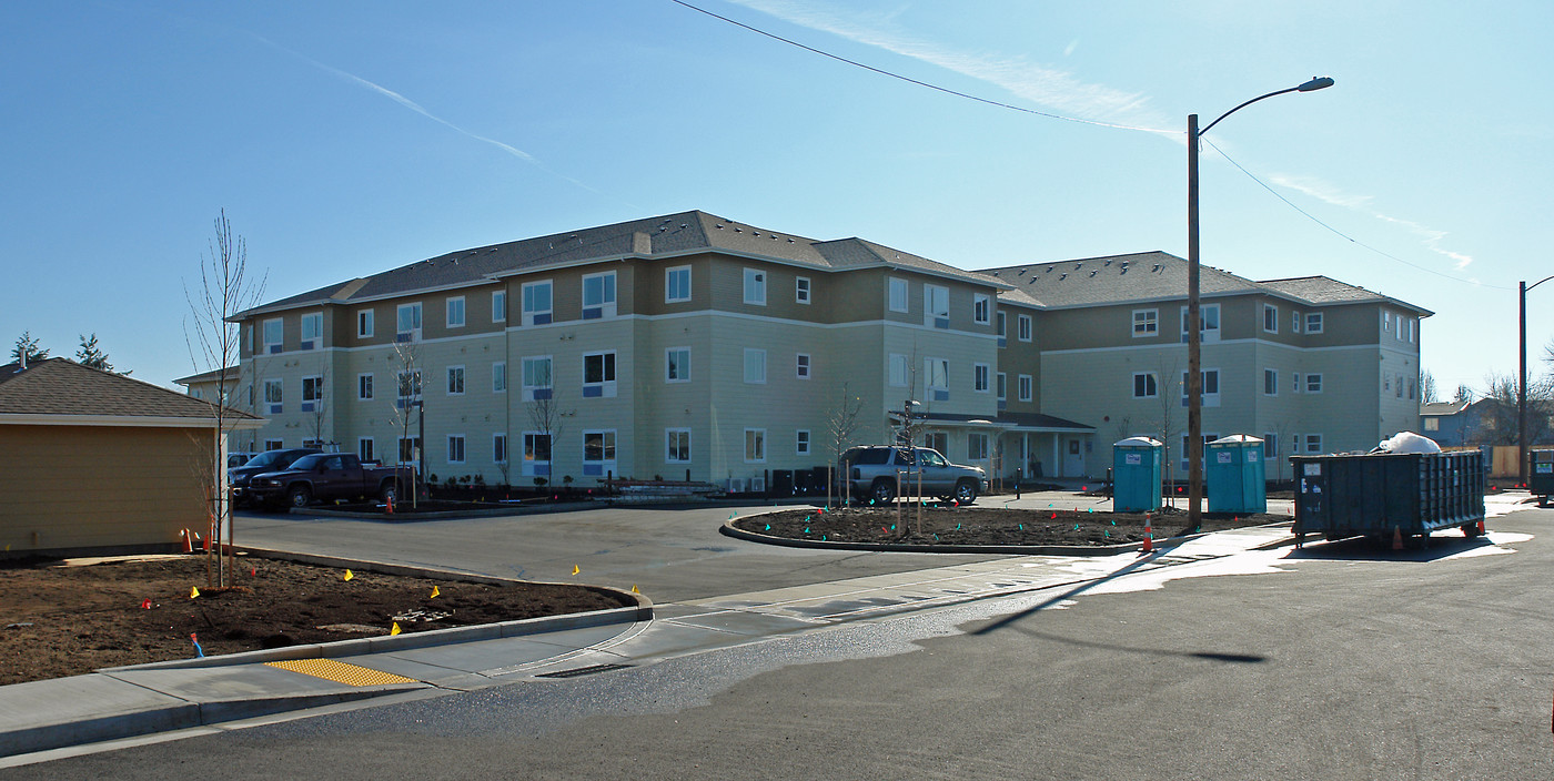 Aster Apartments in Springfield, OR - Building Photo