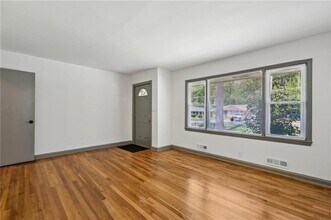 1843 Longdale Dr in Decatur, GA - Building Photo - Building Photo