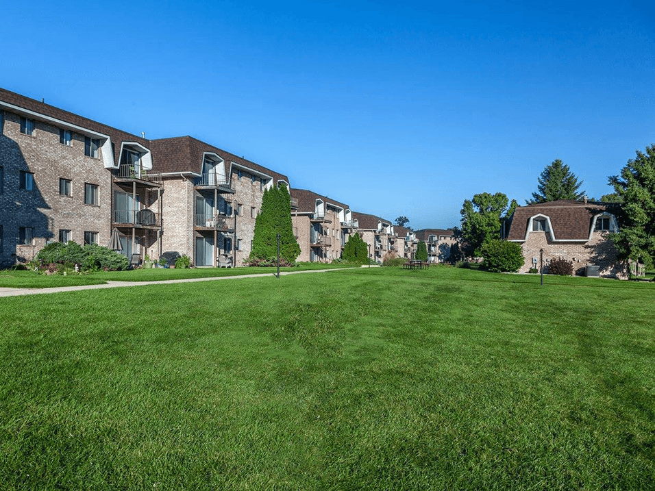 Lamberton Lake in Grand Rapids, MI - Building Photo