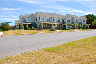 Pavilions at Samuels Apartments in Fort Worth, TX - Building Photo - Building Photo