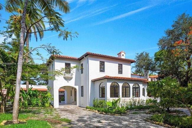 5916 NE 6th Ave in Miami, FL - Foto de edificio - Building Photo