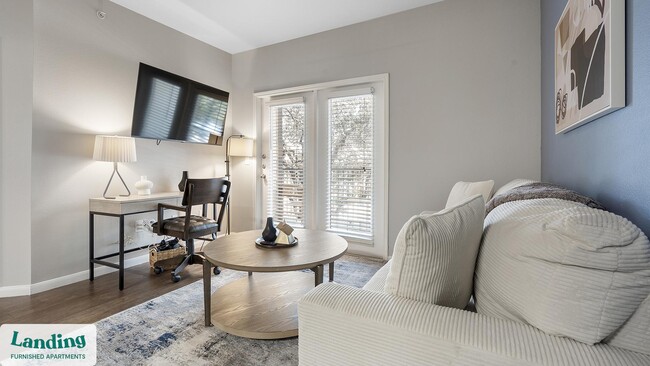 11022 Culebra Rd in San Antonio, TX - Foto de edificio - Building Photo