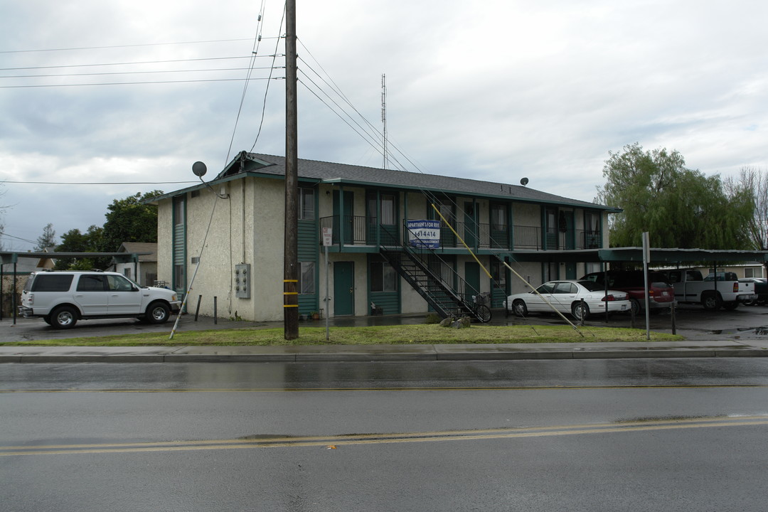 501 S B St in Madera, CA - Building Photo