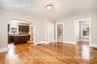 1216 Bemis St SE in Grand Rapids, MI - Building Photo - Building Photo