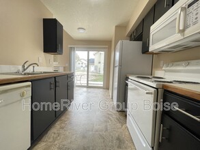 1329 N Stephanie Ln in Nampa, ID - Building Photo - Building Photo