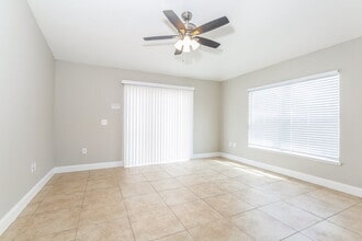 588 Kilimanjaro Dr in Kissimmee, FL - Building Photo - Building Photo