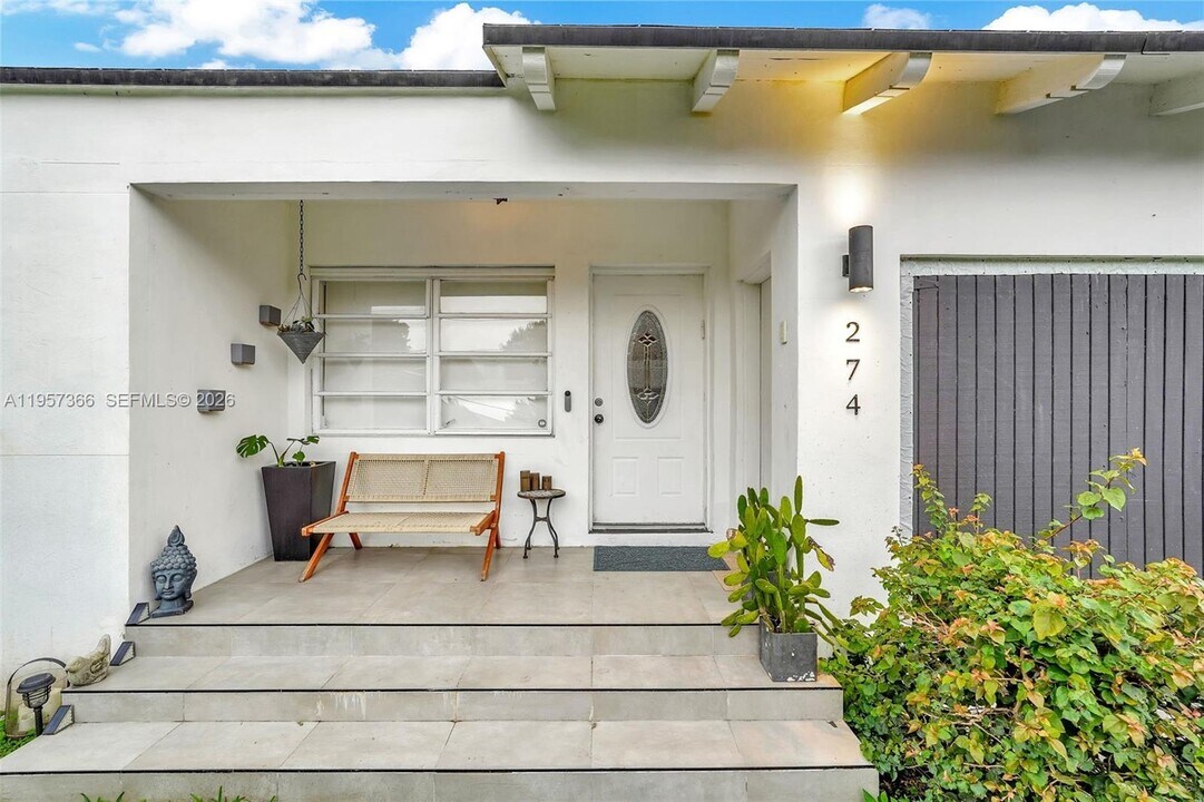 274 NW 43rd St in Miami, FL - Building Photo