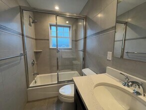 1 Willowdale Ave in Port Washington, NY - Building Photo - Building Photo